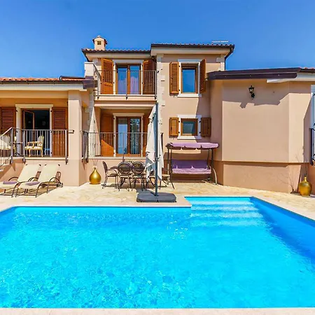 In With Wi-fi Holiday home *